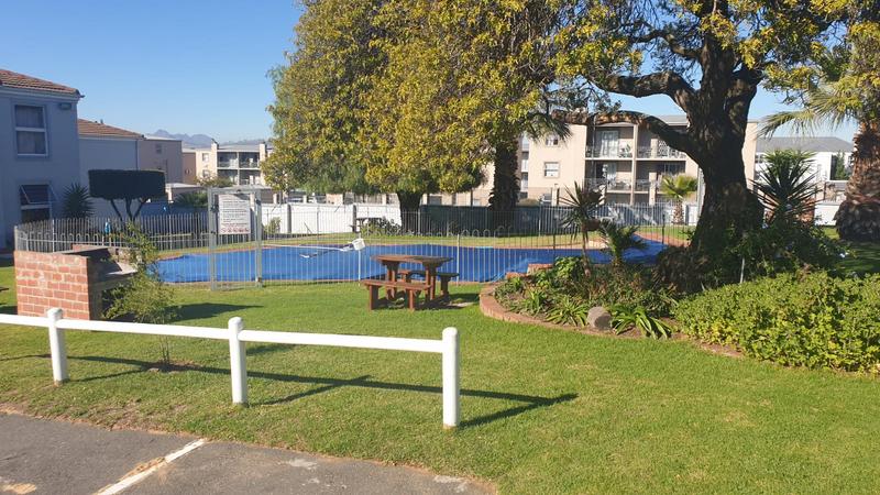 2 Bedroom Property for Sale in Vredekloof East Western Cape